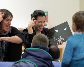 Dialoghi silenziosi. Video-racconti delle mostre, in lingua italiana dei segni
