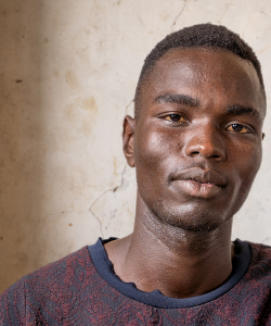 Ti racconto una storia, ti racconto di me: i rifugiati diventano libri viventi