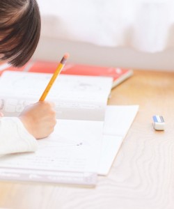 Aiuto compiti in biblioteca